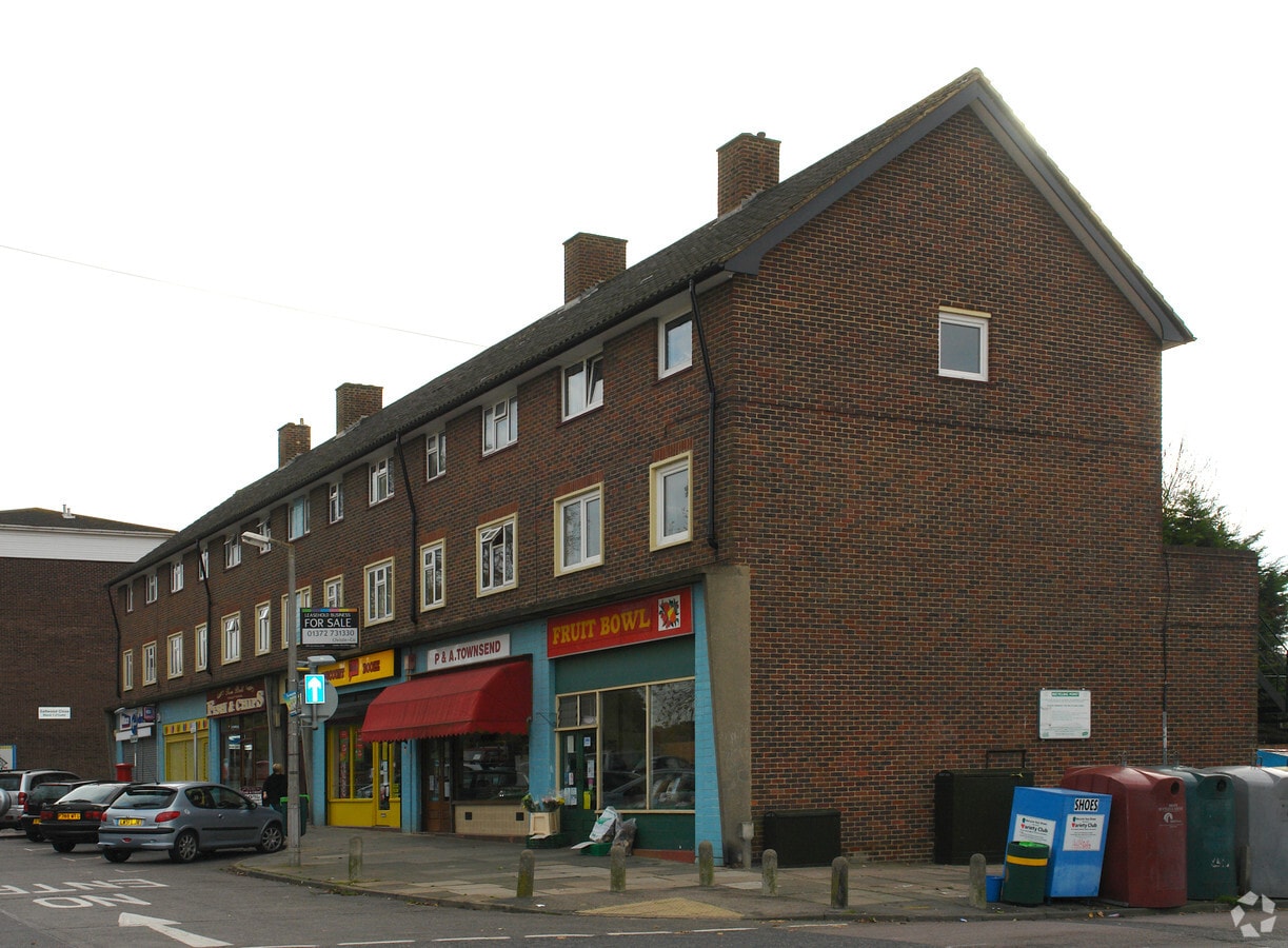 320330 Court Rd, Orpington, LND BR6 9DA