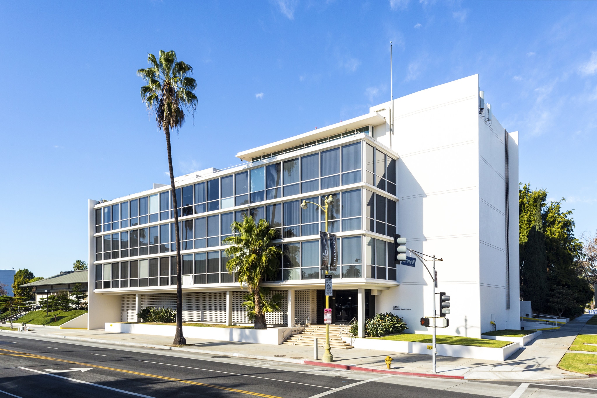 4401 Wilshire Blvd, Los Angeles, CA for sale Primary Photo- Image 1 of 1