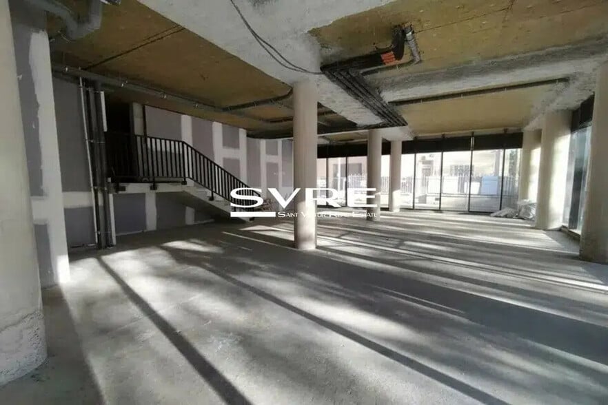 Retail in Marseille for lease - Interior Photo - Image 3 of 8