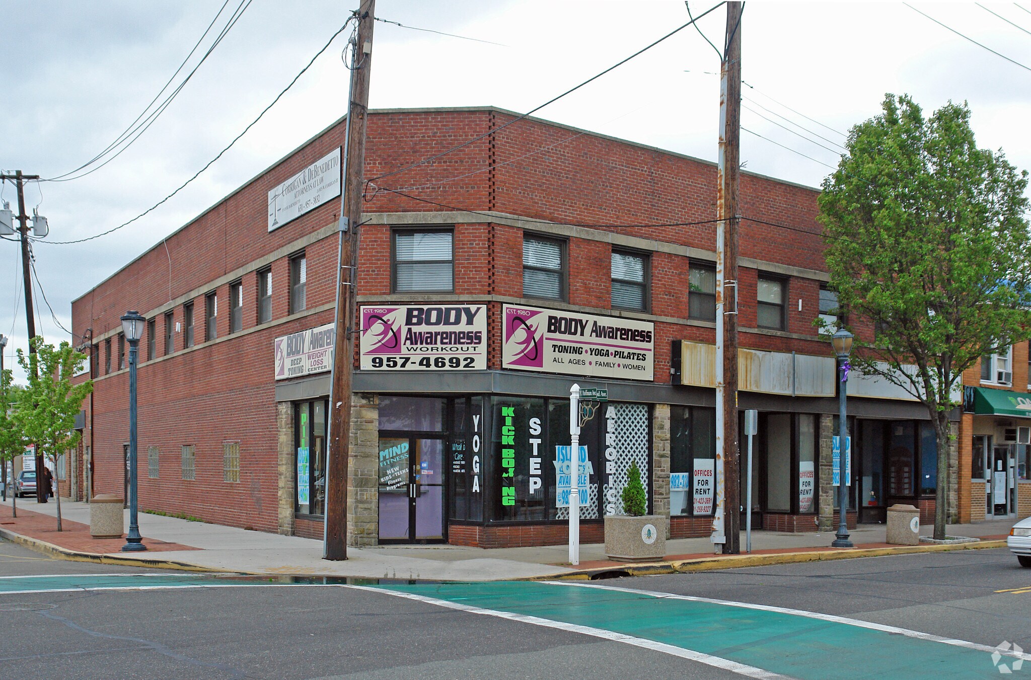 101-109 Wellwood Ave, Lindenhurst, NY for lease Primary Photo- Image 1 of 13