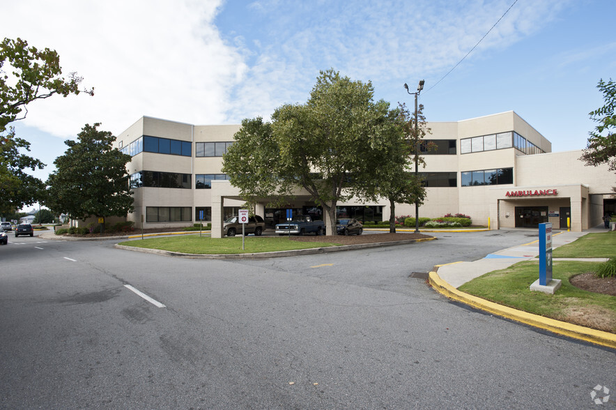 310 Hospital Dr, Macon-Bibb, GA for lease - Primary Photo - Image 1 of 5