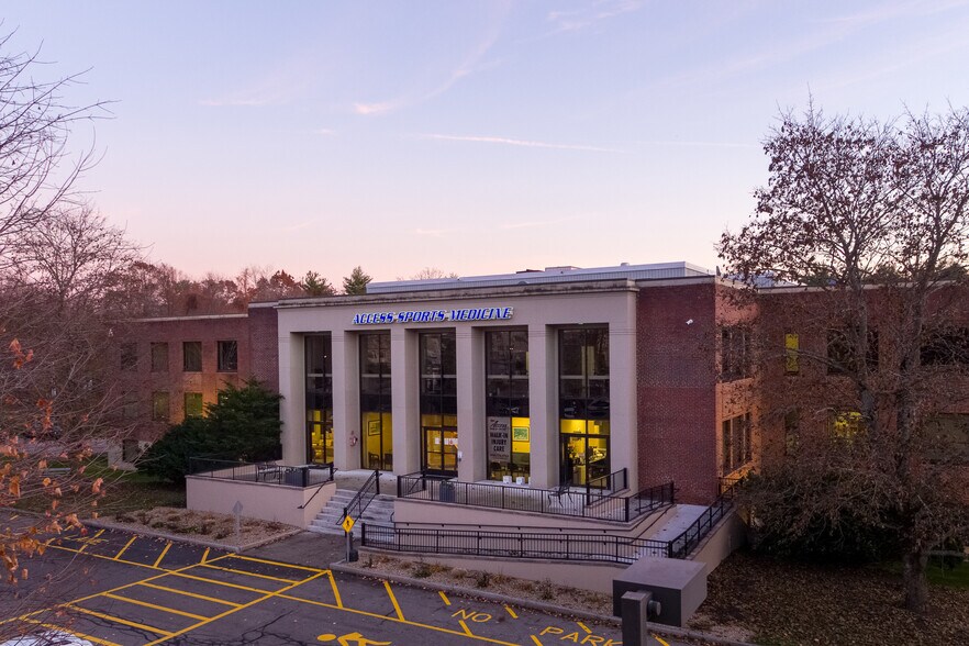 1 Hampton Rd, Exeter, NH 03833 Office/Medical for Lease