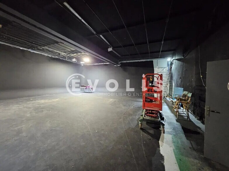 Flex in Ivry-sur-Seine for sale - Building Photo - Image 3 of 25