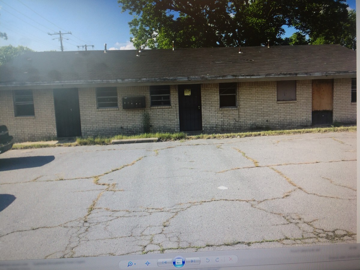 1401 S Hazel St, Pine Bluff, AR 71603