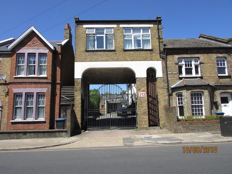 Kilburn Ln, London for sale - Primary Photo - Image 1 of 1