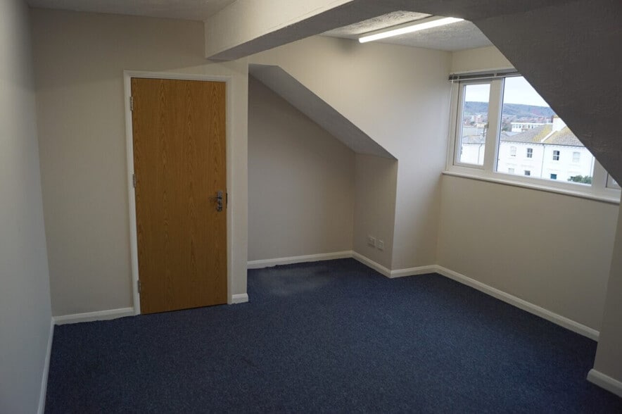 25 Hyde Gardens, Eastbourne for sale - Building Photo - Image 1 of 1