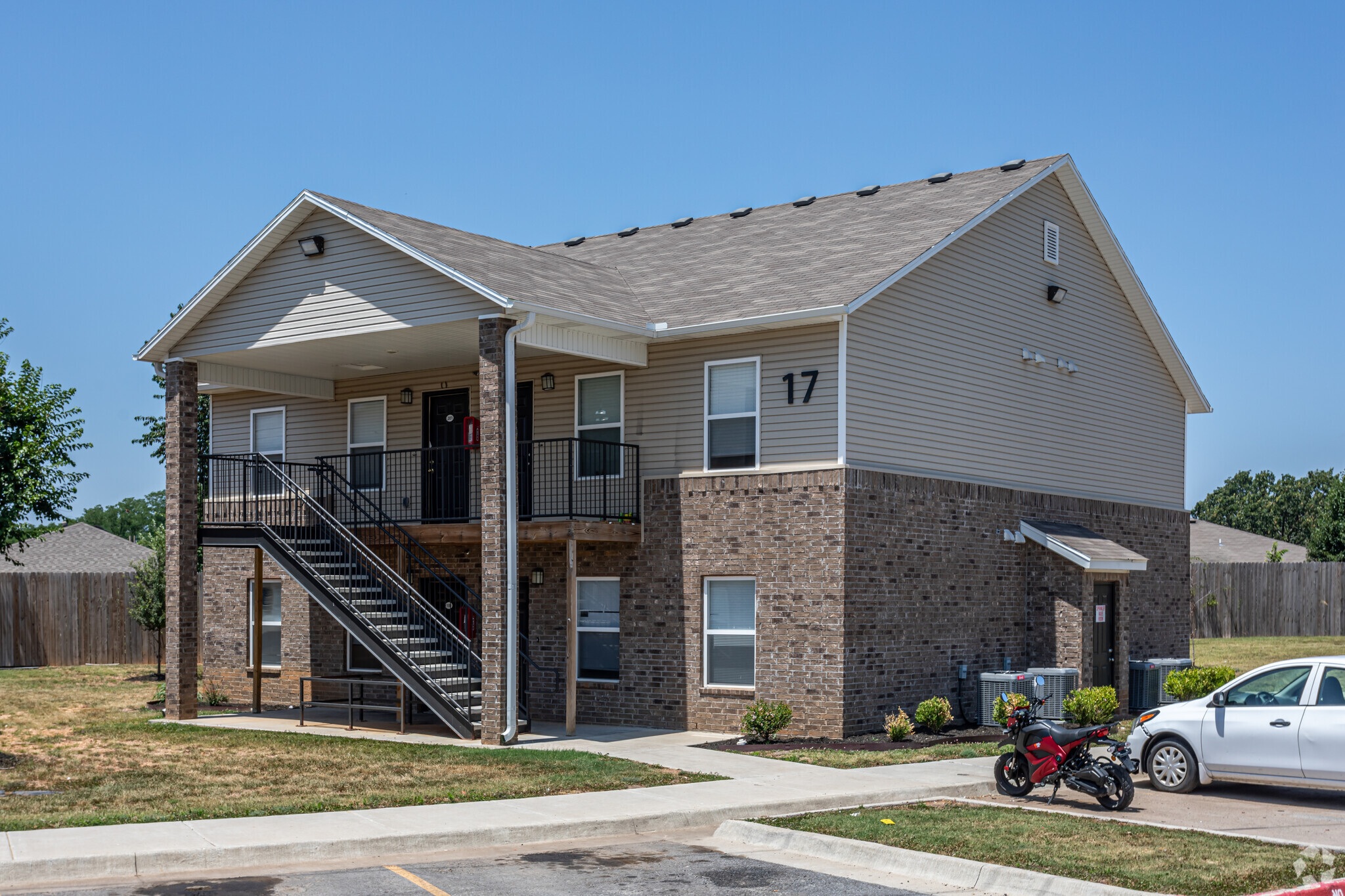580 E Randall Wobbe Ln, Springdale, AR for sale Primary Photo- Image 1 of 1