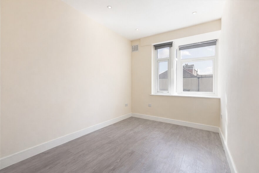 19A Rowan Rd, London for sale - Building Photo - Image 3 of 7