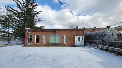 1962 Warrensville Center Rd, Cleveland, OH for lease Building Photo- Image 2 of 2