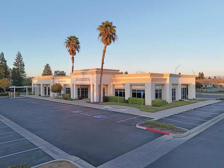 7085 N Maple Ave, Fresno, CA for sale - Building Photo - Image 1 of 1