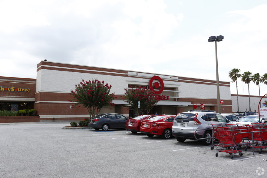 101 Brandon Town Center Blvd, Brandon, FL for lease - Building Photo - Image 1 of 2