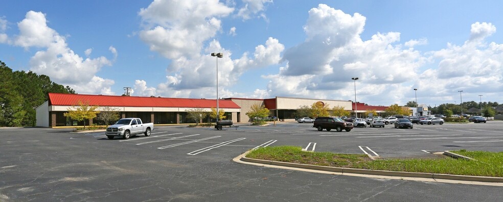 2854 E Pinetree Blvd, Thomasville, GA for lease - Building Photo - Image 1 of 4