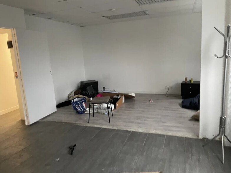 Industrial in Goussainville for lease - Interior Photo - Image 3 of 8