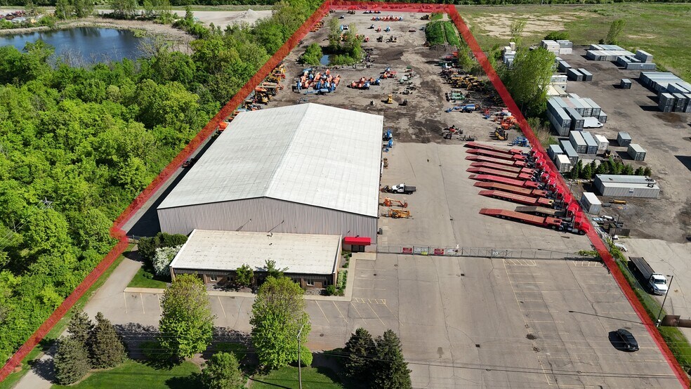 52700 Pontiac Trl, Wixom, MI for sale - Building Photo - Image 1 of 1