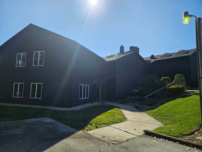 10600 W 143rd St, Orland Park, IL for lease - Building Photo - Image 3 of 8