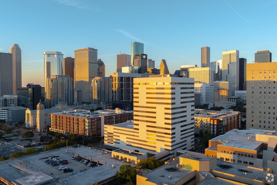 1315 St Joseph Pky, Houston, TX for sale - Building Photo - Image 1 of 33