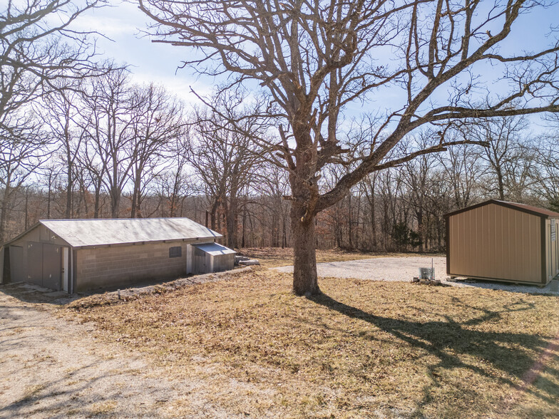 3721 Antioch Rd, Kaiser, MO for sale - Building Photo - Image 3 of 27