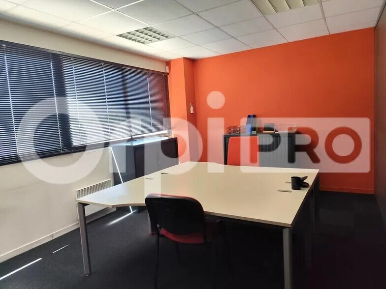 Office in Limoges for lease - Interior Photo - Image 3 of 8