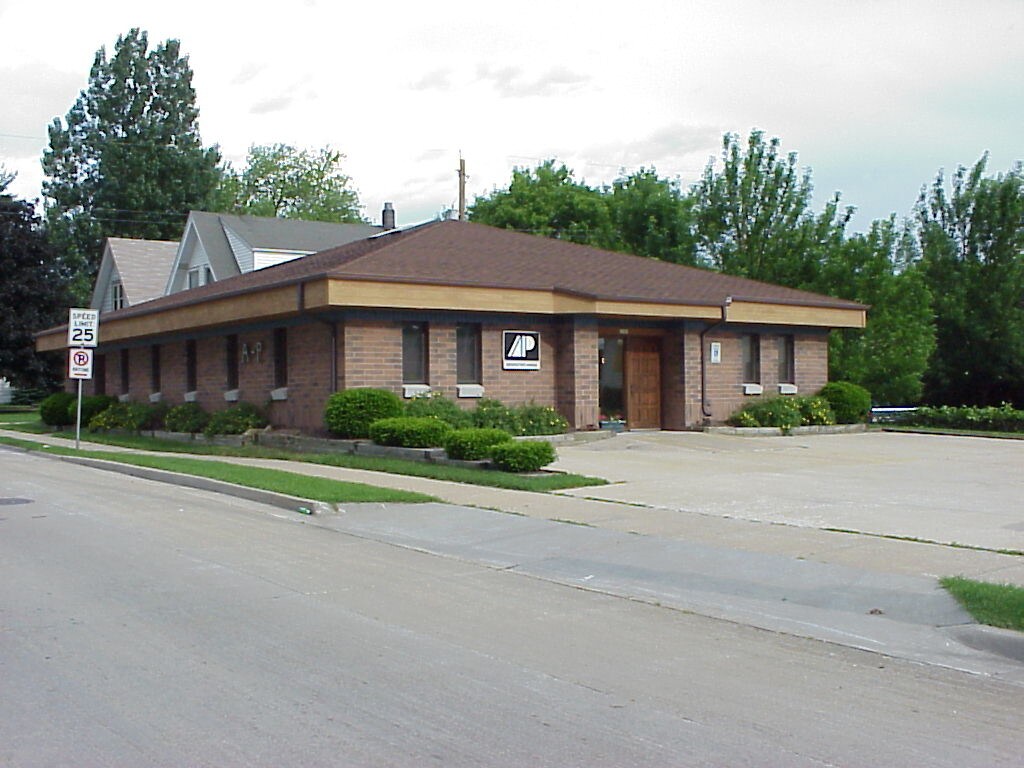 1545 S 84th St, West Allis, WI for sale Primary Photo- Image 1 of 1