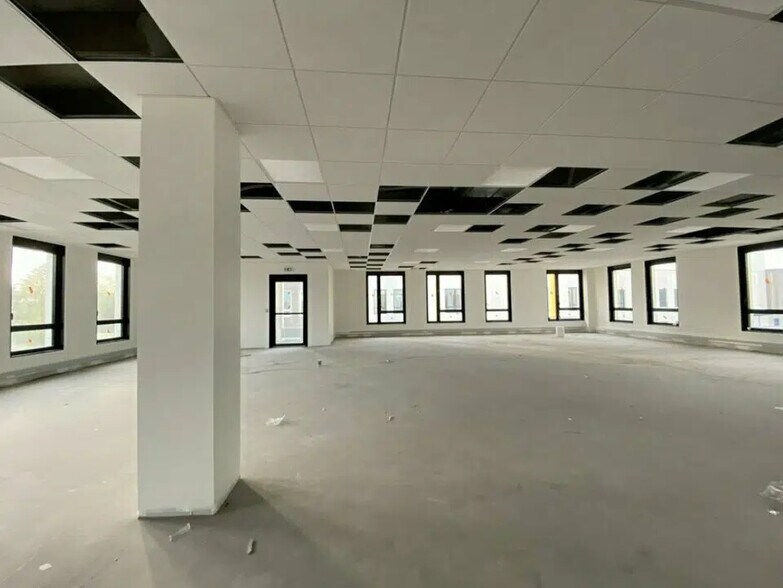 Office in Rillieux-La-Pape for lease - Interior Photo - Image 3 of 13