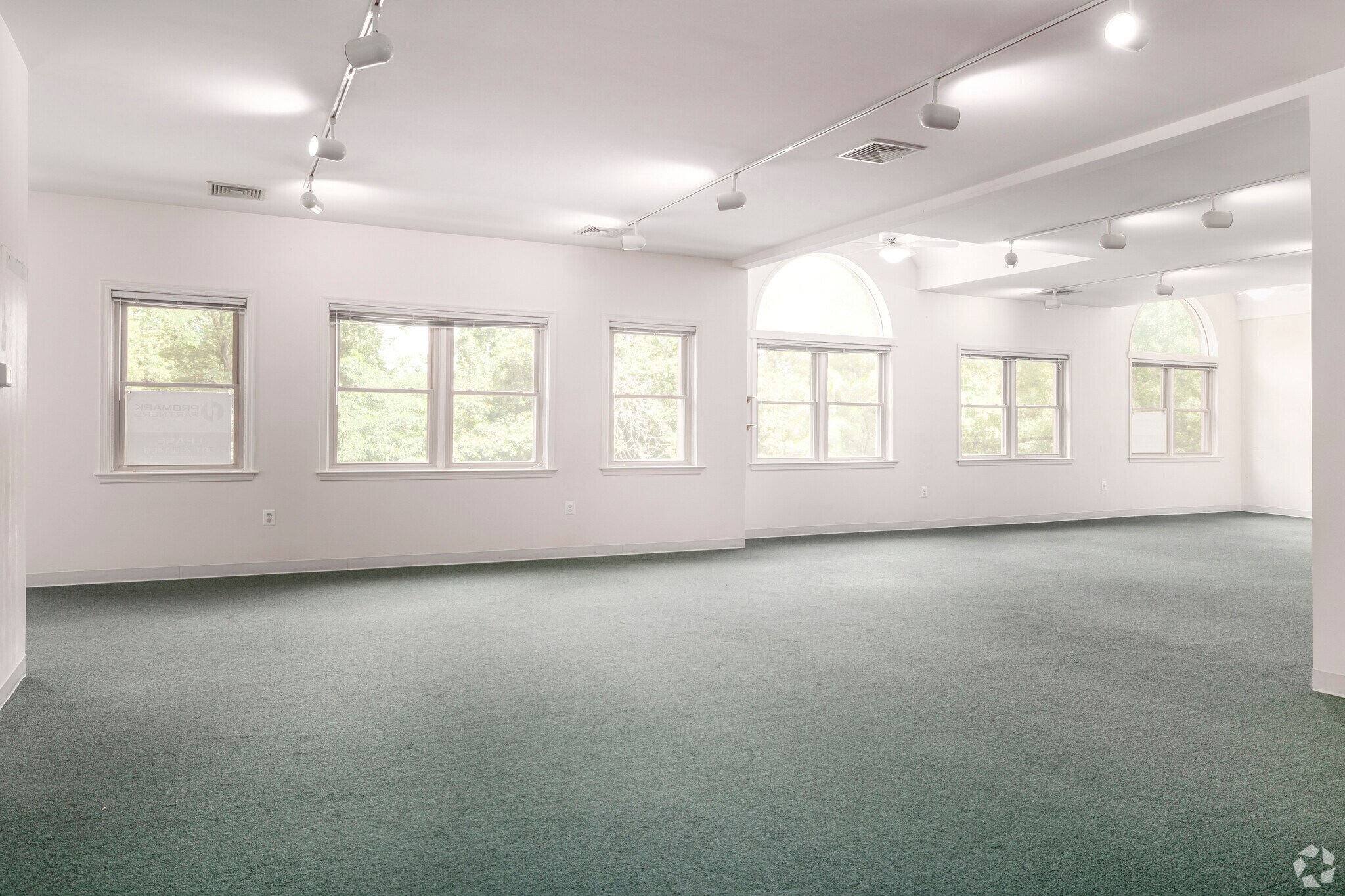 1041 Sterling Rd, Herndon, VA for lease Interior Photo- Image 1 of 5