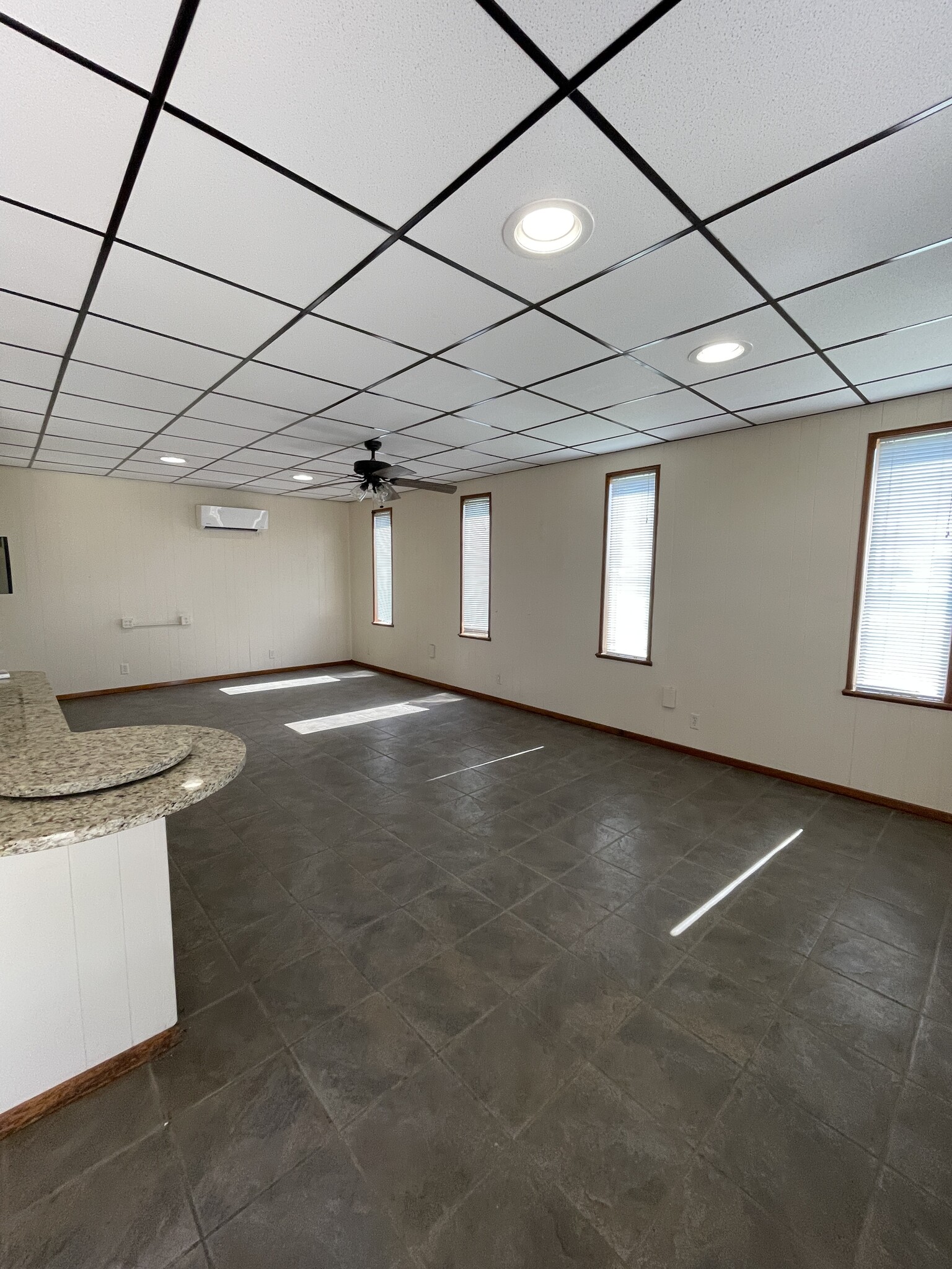 4925 W 50th St, Tulsa, OK for lease Interior Photo- Image 1 of 14