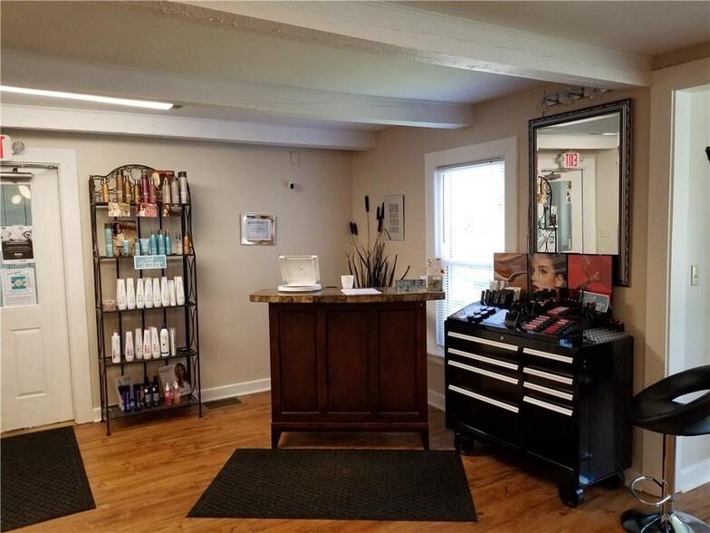 291 Main St, Orono, ME 04473 Office for Sale