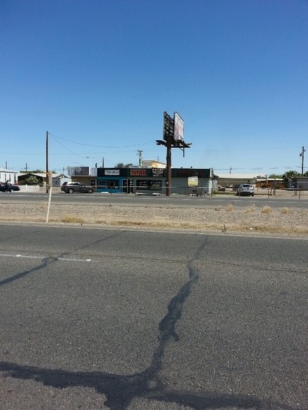 1351 N Imperial Ave, El Centro, CA for sale - Building Photo - Image 1 of 1