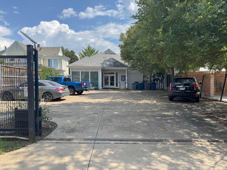 2509 Thomas Ave, Dallas, TX for lease - Building Photo - Image 3 of 11