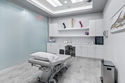 Interior Exam Room Suite 125