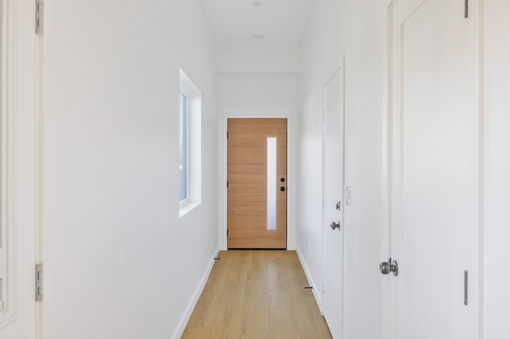 10905 Dalerose Ave, Inglewood, CA for sale Primary Photo- Image 1 of 69