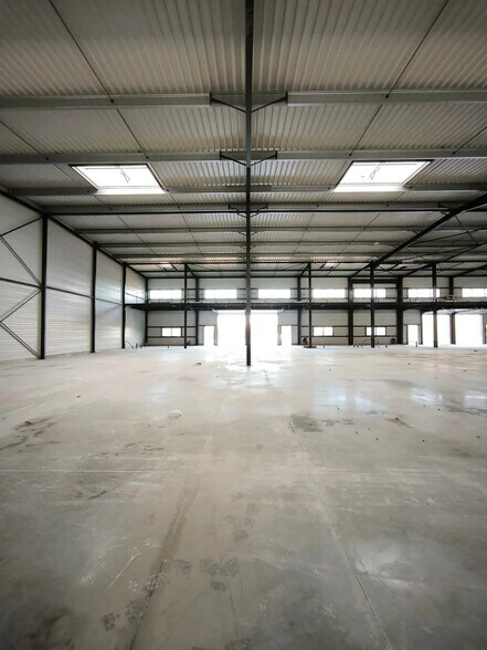 Flex in Moisselles for sale - Building Photo - Image 1 of 4