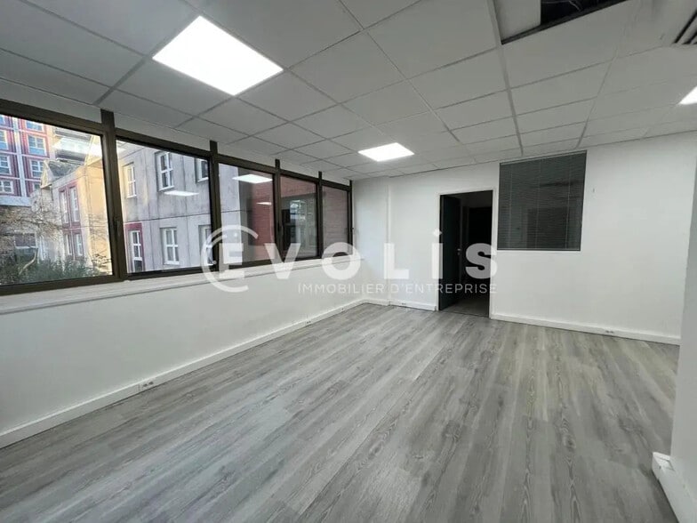 Office in Montreuil for lease - Interior Photo - Image 3 of 10
