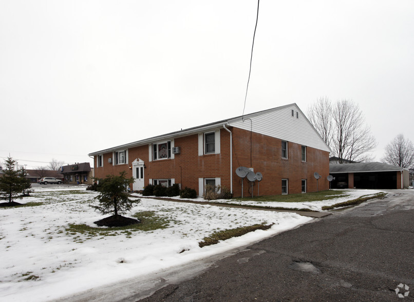 1228-1332 N Chapel St, Louisville, OH for sale - Primary Photo - Image 1 of 1