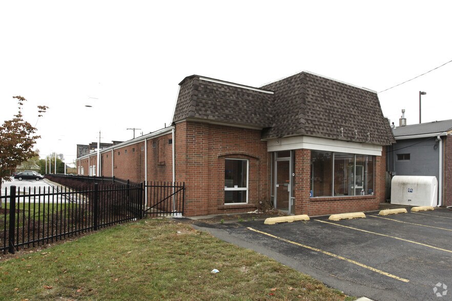 930 Spring St, Jeffersonville, IN 47130