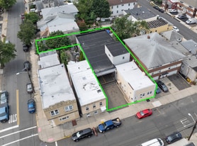 Rare 5,412 SF Industrial & Residential Asset - Industrial Property