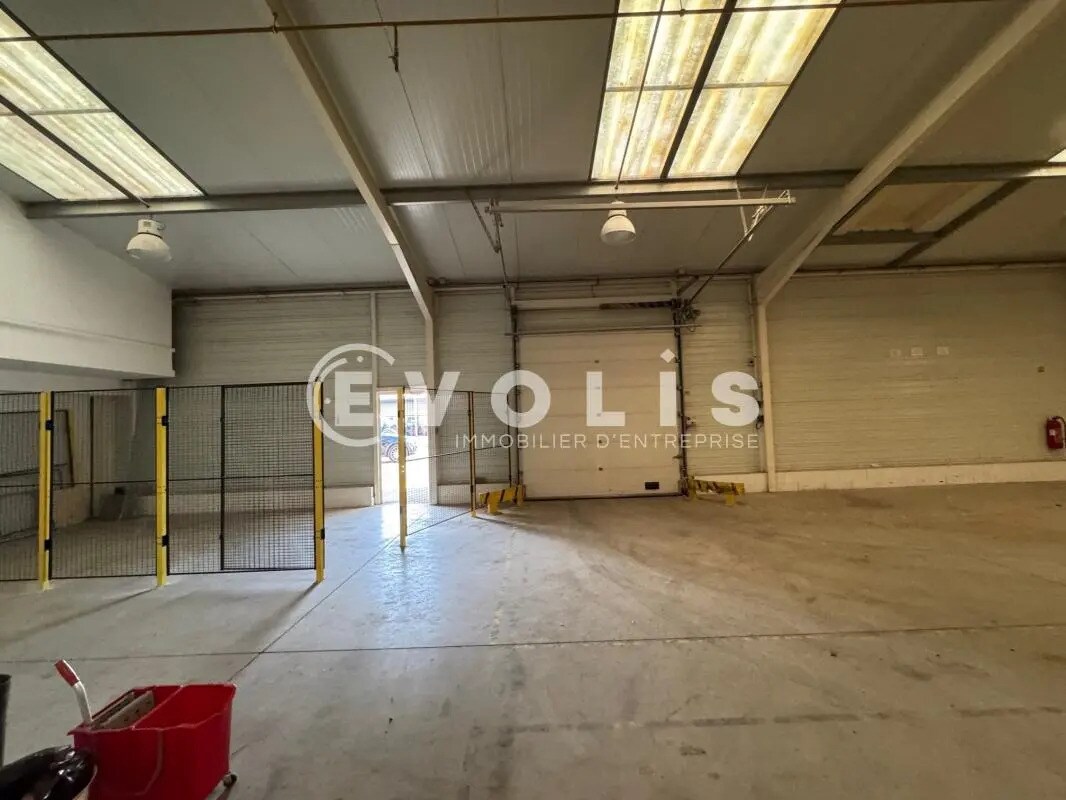 Flex in Saleux for lease Interior Photo- Image 1 of 5