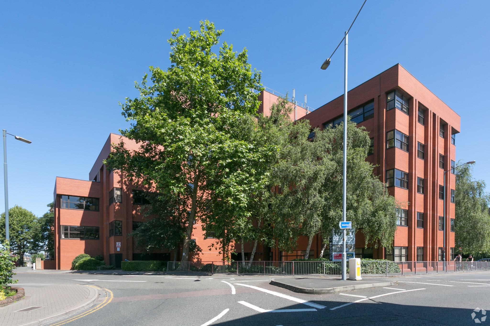 1 Farnsby St, Swindon for sale Primary Photo- Image 1 of 1