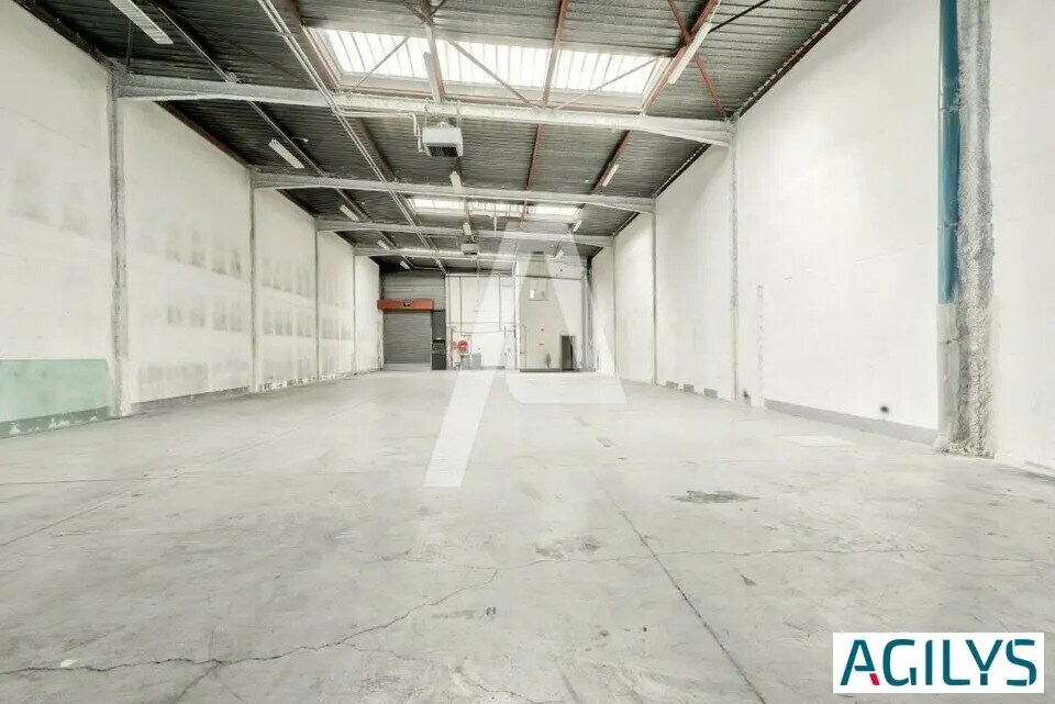 Flex in Fontenay-sous-Bois for lease Interior Photo- Image 1 of 11