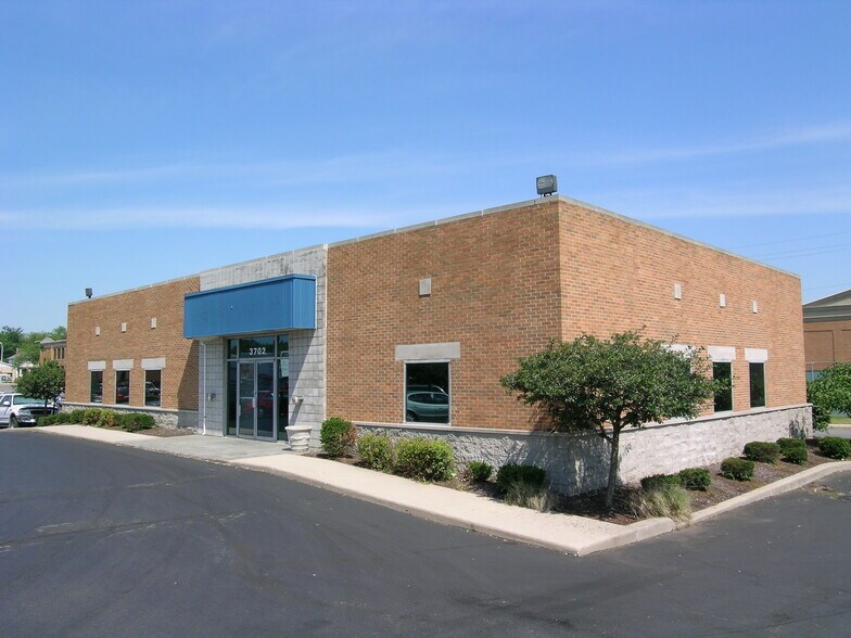 3702 S Clinton St, Fort Wayne, IN for sale - Building Photo - Image 1 of 1