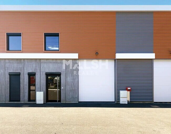 Location Local d'activités 203 m²