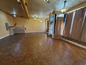 3635 Hollywood Ave, Brookfield, IL for lease Interior Photo- Image 1 of 6
