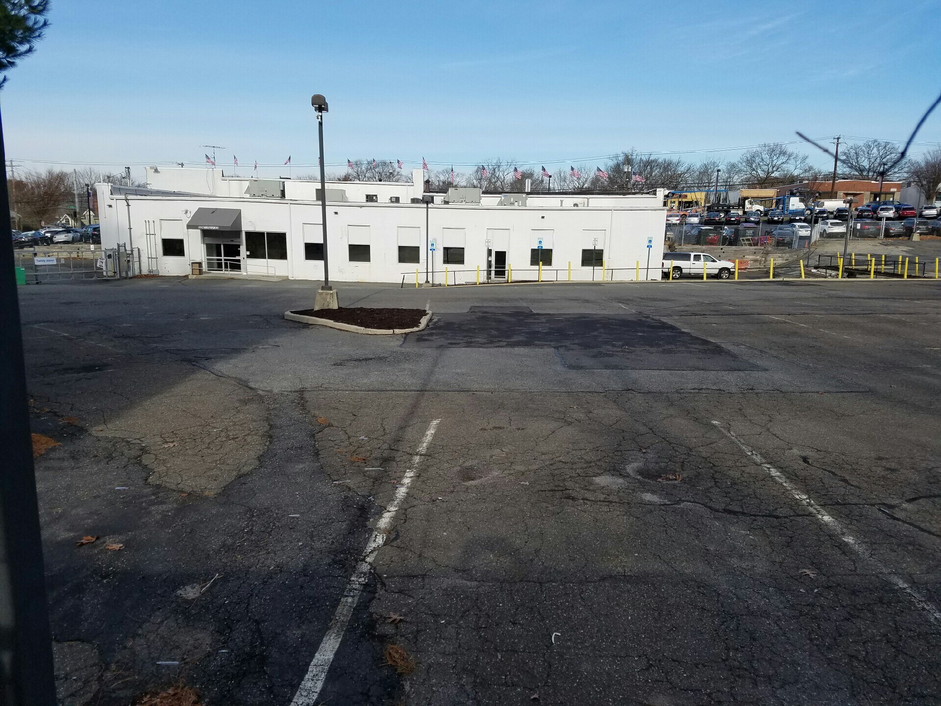 660-664 E Jericho Tpke, Huntington Station, NY for sale Building Photo- Image 1 of 1