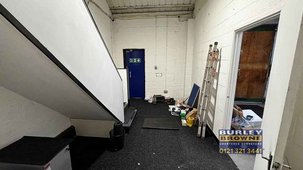 Unit 3, 17 Reddicap, Sutton Coldfield, WMD - Unit 3 -  - Interior Photo - Image 1 of 7