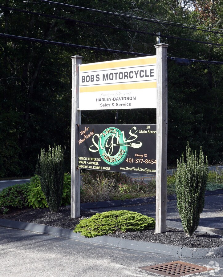 28 Main St, Ashaway, RI 02804