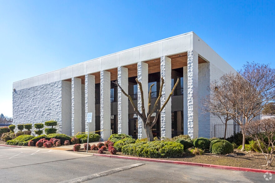 3185 M St, Merced, CA for sale - Building Photo - Image 2 of 36