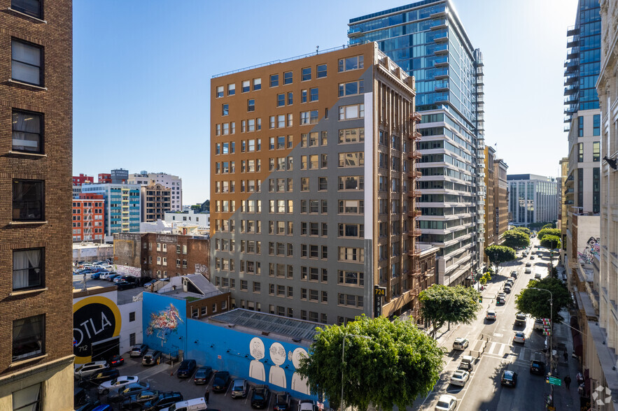 724 S Spring St, Los Angeles, CA for lease - Building Photo - Image 1 of 25