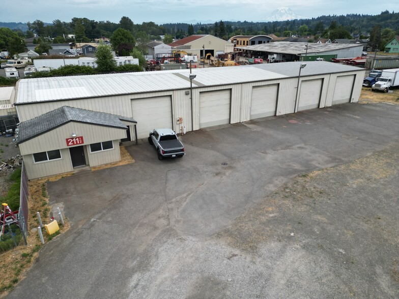 201-211 10th St SE, Puyallup, WA for lease - Building Photo - Image 2 of 10