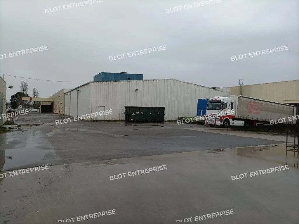 Flex in Nantes for lease Building Photo- Image 1 of 14