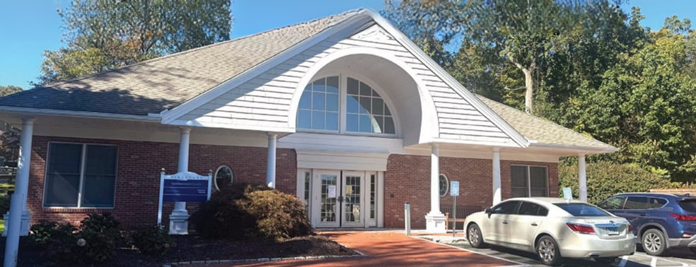 887 Bridgeport Ave, Shelton, CT for lease - Building Photo - Image 1 of 2